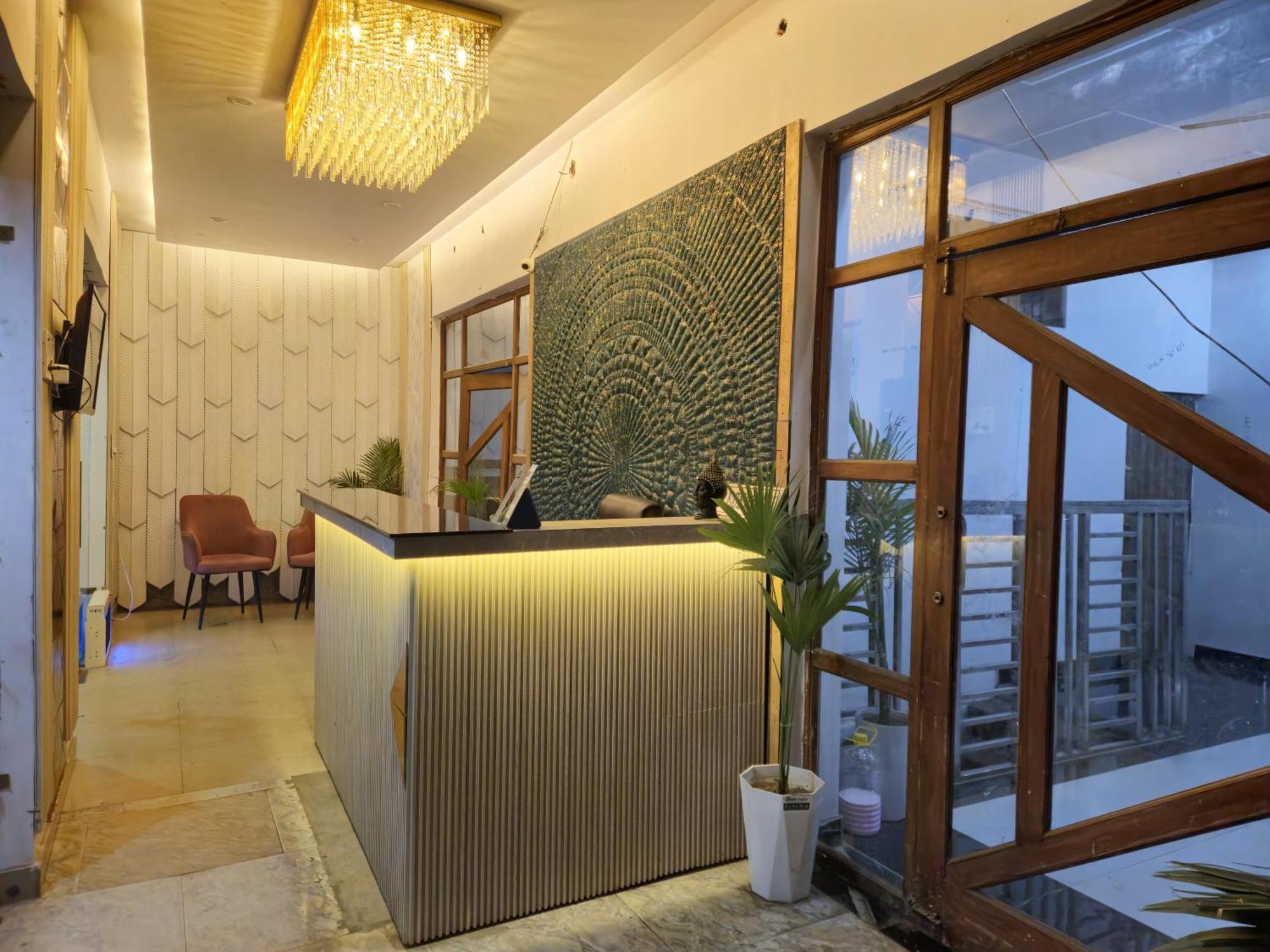 Hotel Royal Orchid Alīgarh Esterno foto